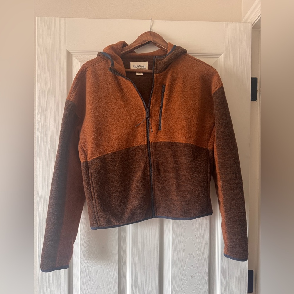 UpWest fleece hooded zippered jacket size small very gently used